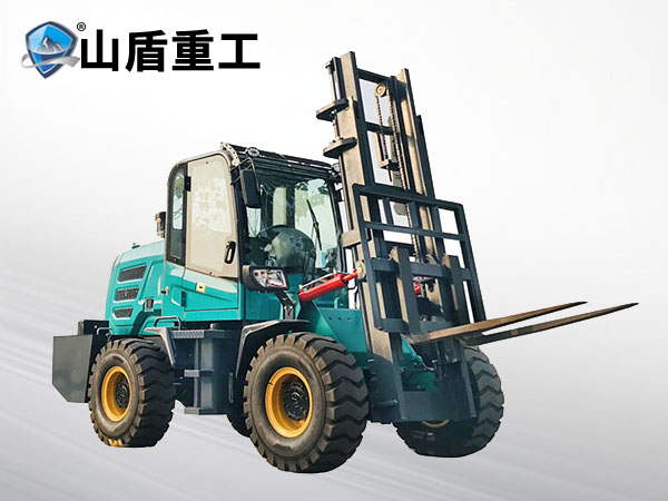 四驅(qū)越野叉車(chē)
